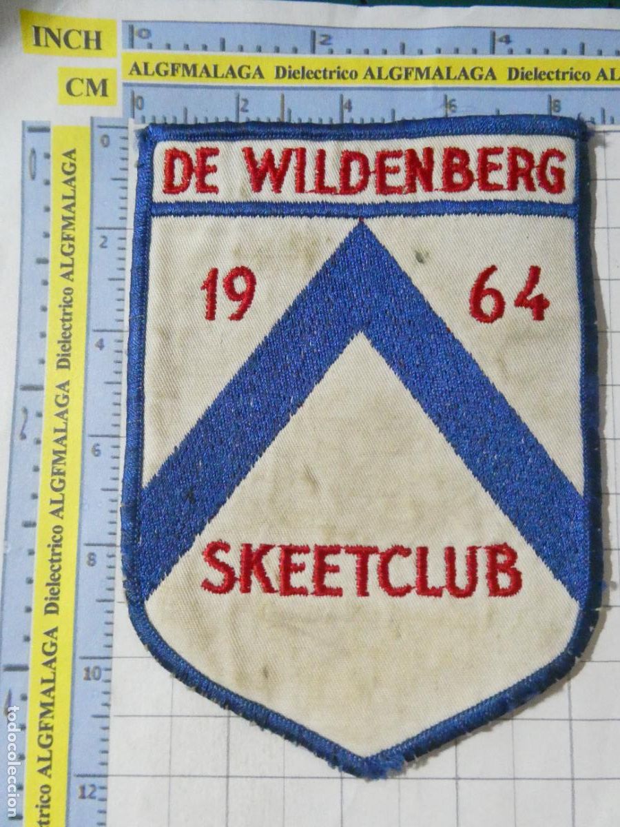 Coleccionismo deportivo: PARCHE DE DEPORTES. SKEETCLUB CLUB TIRO OL&Iacute;MPICO PAISES BAJOS HOLANDA. 1964 WILDENBERG