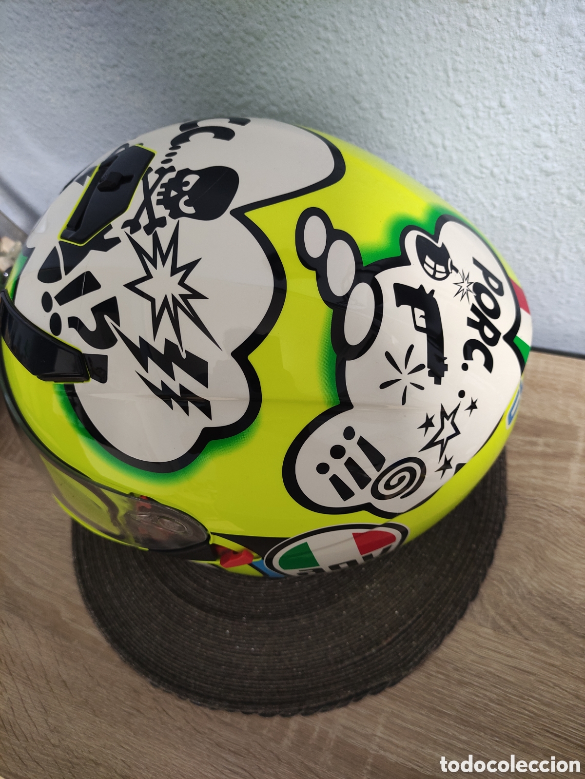 Coleccionismo deportivo: Casco moto r&eacute;plica Valentino Rossi - Foto 2