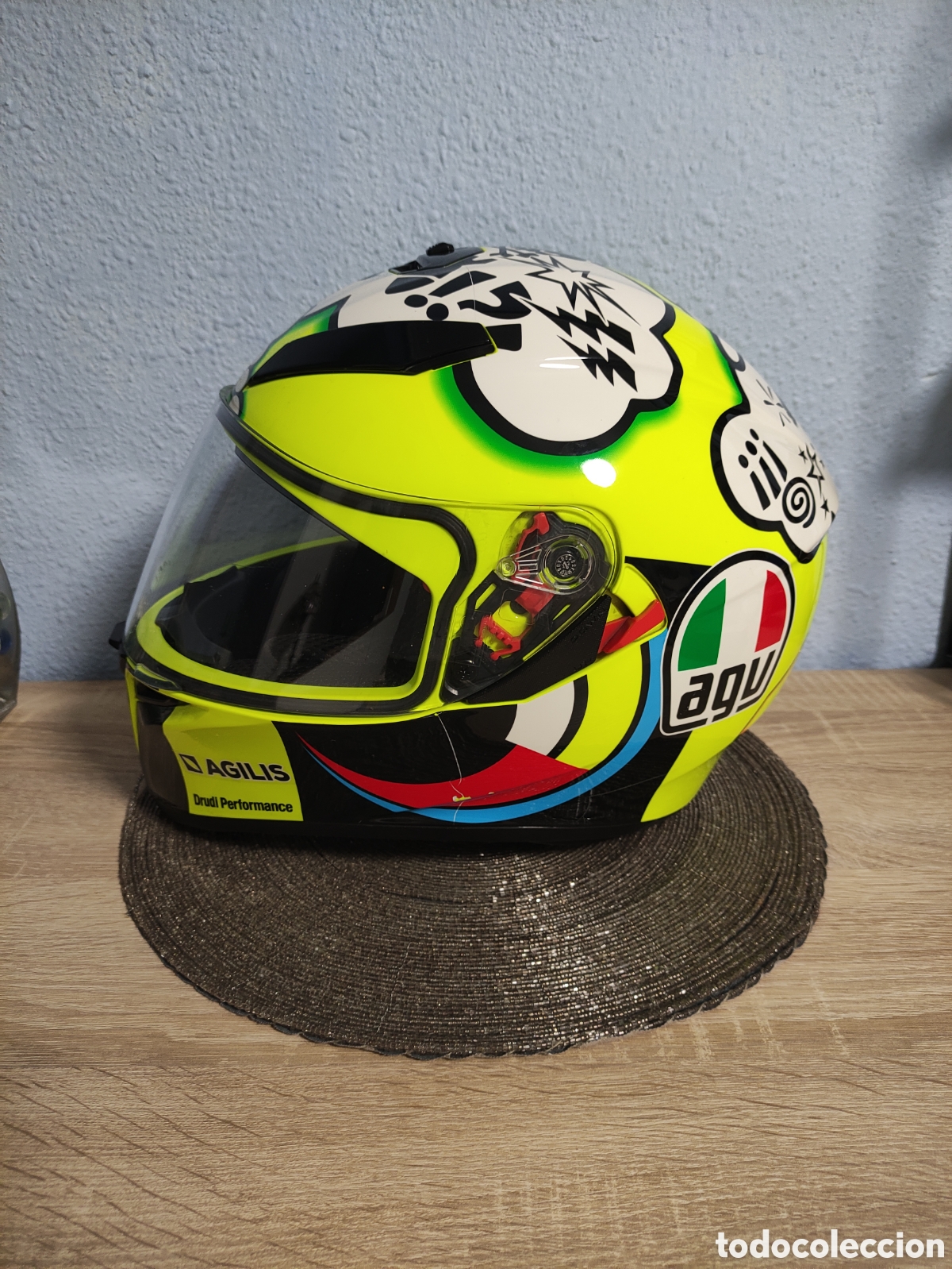Coleccionismo deportivo: Casco moto r&eacute;plica Valentino Rossi - Foto 1