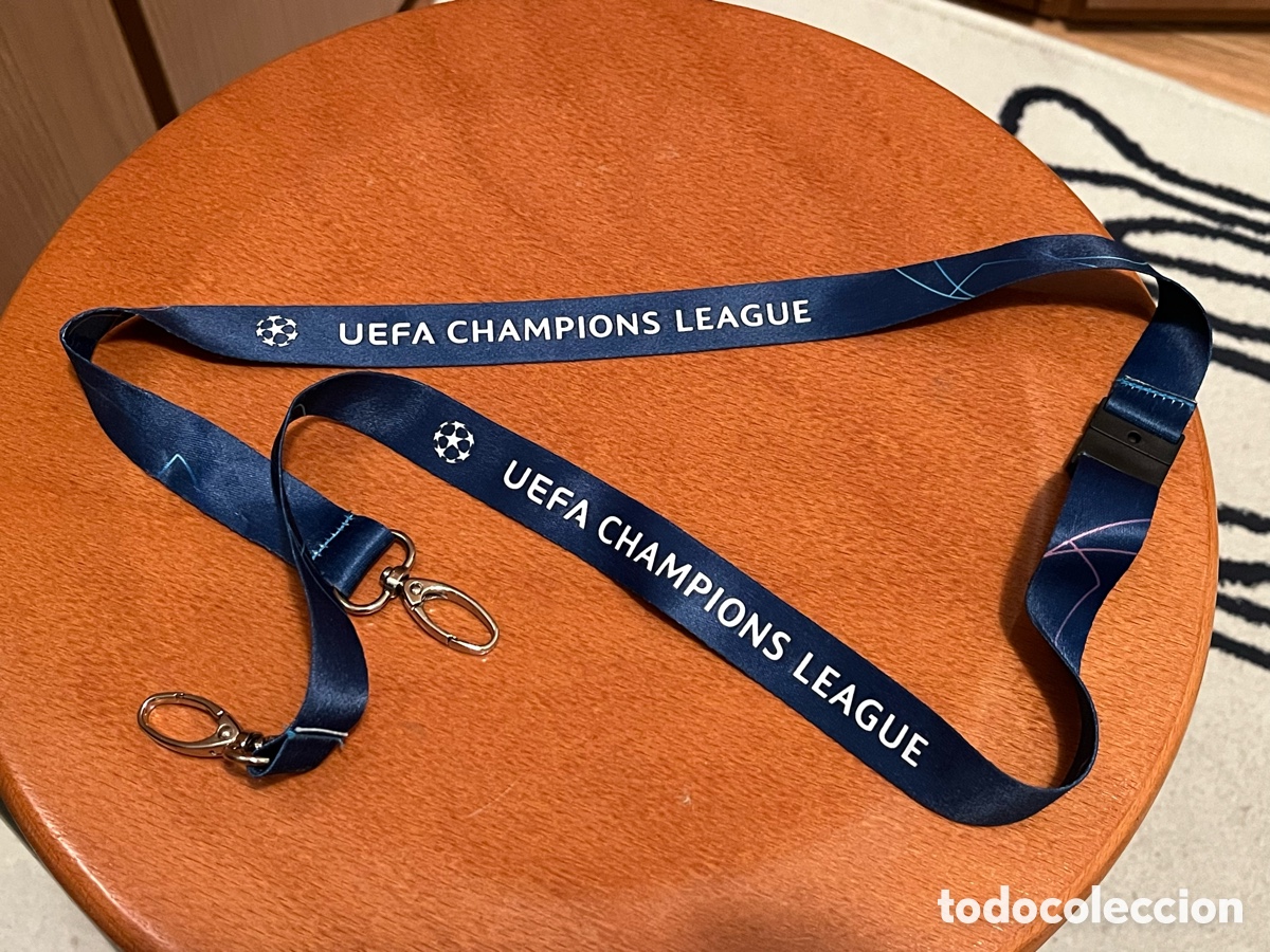 Coleccionismo deportivo: Colgante oficial de acreditaci&oacute;n UEFA CHAMPIONS LEAGUE. F&uacute;tbol. Temporada 21/22 Season.Official