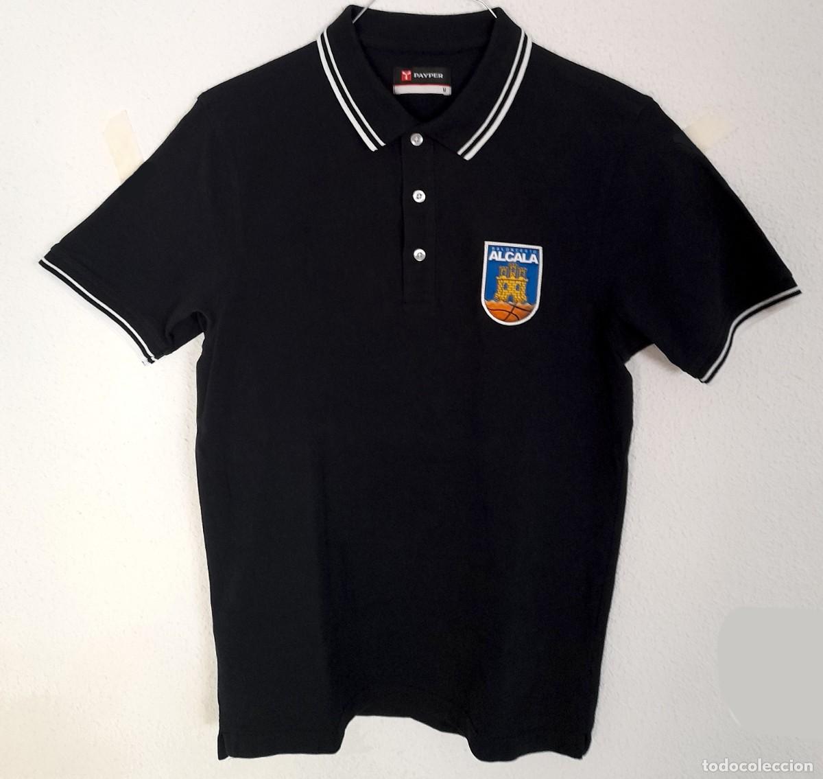 Coleccionismo deportivo: Polo azul indumentaria oficial paseo o cuerpo t&eacute;cnico Club Baloncesto Alcal&aacute; de Henares Talla M