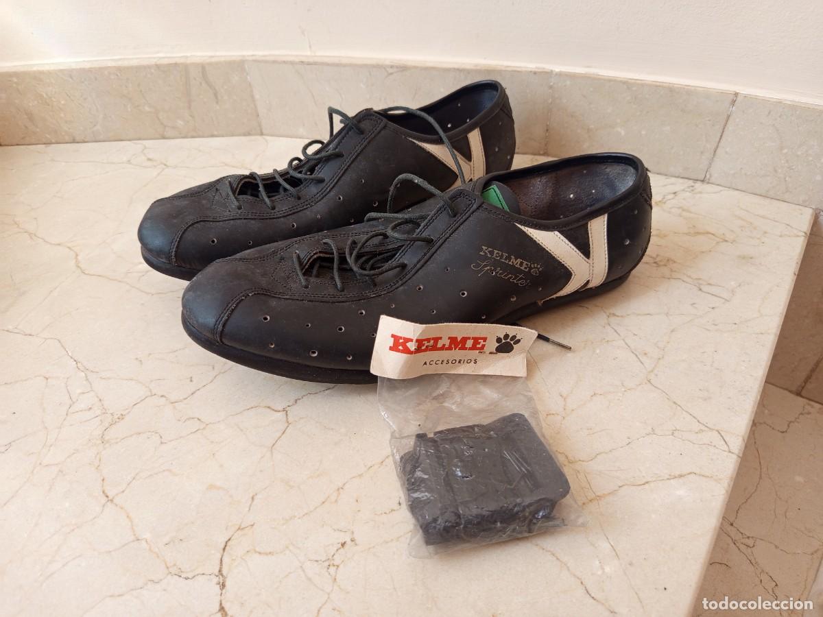 Coleccionismo deportivo: Antiguas botas Kelme Sprinter de ciclismo. A&ntilde;os 80 con bolsa accesorios. Todo autentico