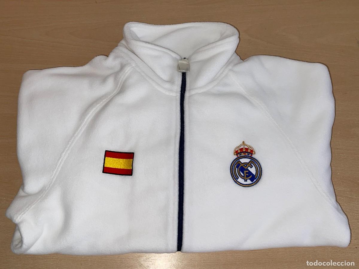 Coleccionismo deportivo: REAL MADRID C.F. Chaqueta Forro Polar con escudo del Madrid y de Espa&ntilde;a cintura ajustable talla S RM