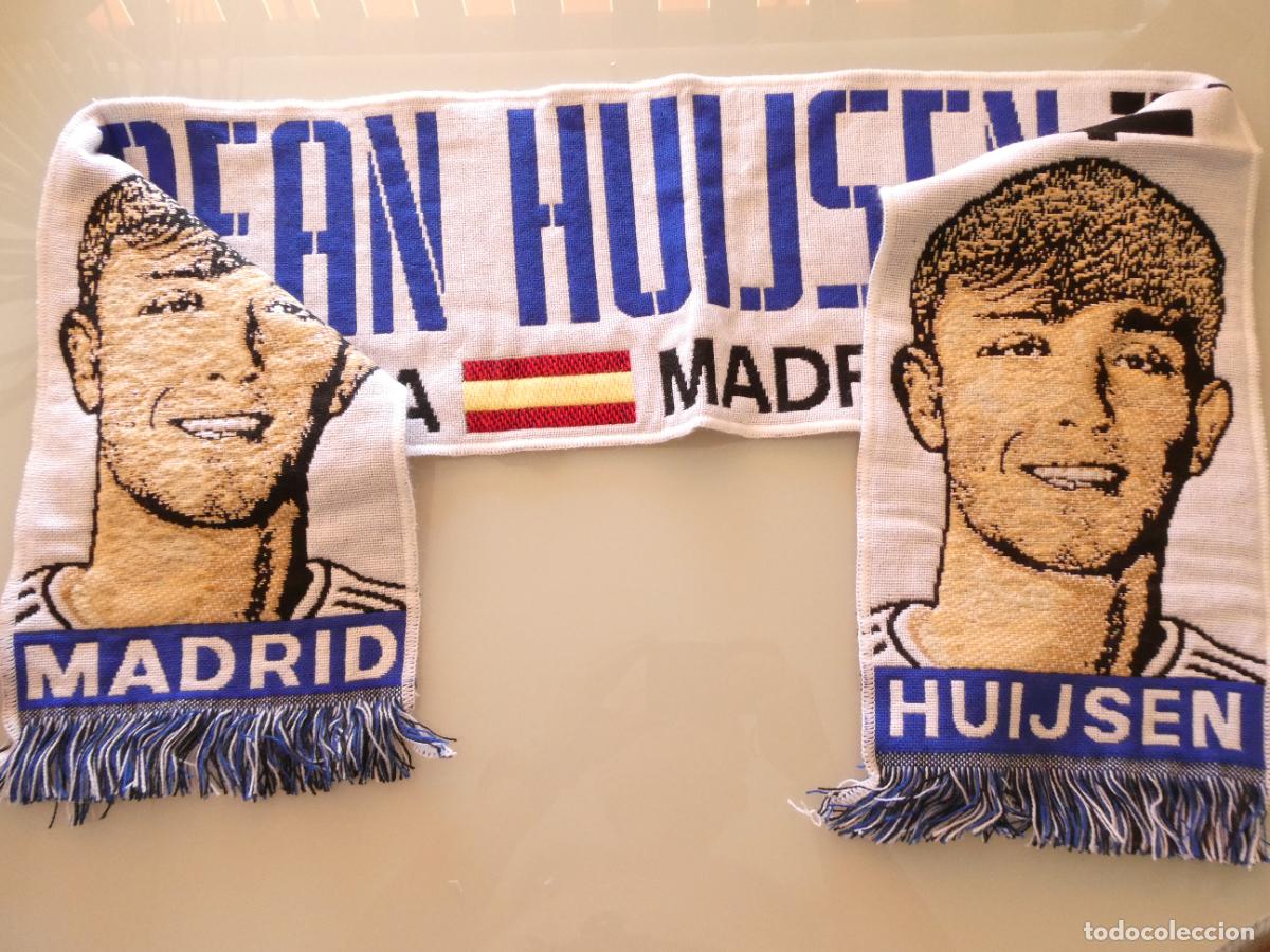 Coleccionismo deportivo: BUFANDA DE F&Uacute;TBOL. REAL MADRID CLUB DE F&Uacute;TBOL JUGADOR DEAN HUIJSEN. 110GR