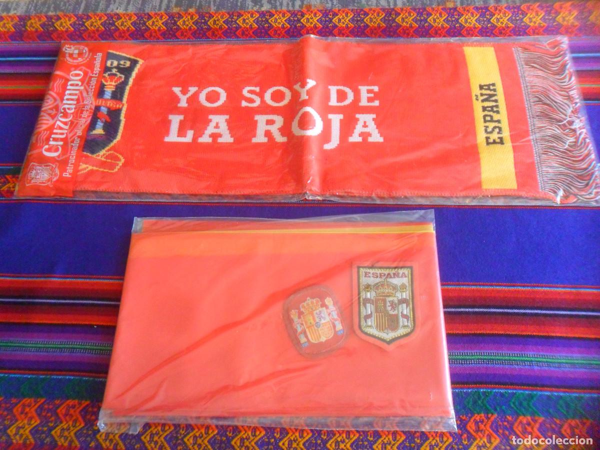 Coleccionismo deportivo: PRECINTADA BUFANDA ESPA&Ntilde;A MUNDIAL SUD&Aacute;FRICA 2010 YO SOY DE LA ROJA CRUZCAMPO 2 ESCUDOS TELA BANDERA.