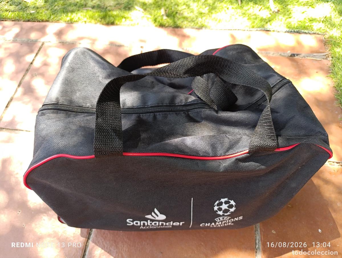 Coleccionismo deportivo: BOLSO BANCO DE SANTANDER CHAMPIONS LEAGUE. - Foto 2