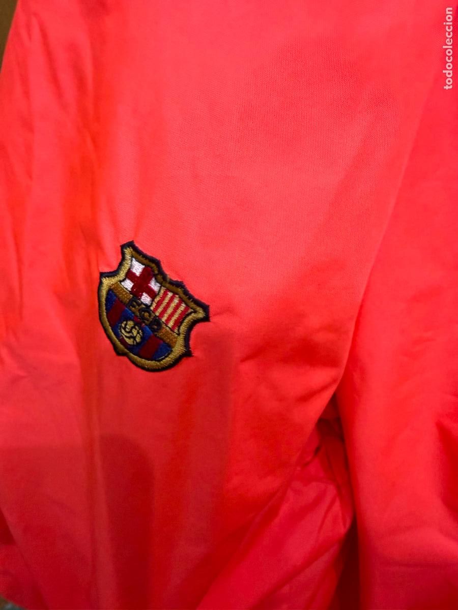 Coleccionismo deportivo: Chaquet&oacute;n reversible F. C Barcelona - Foto 5