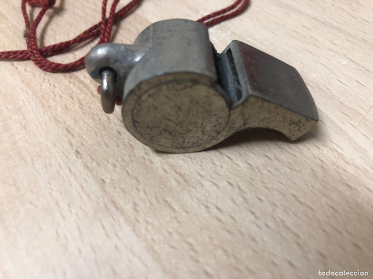 Coleccionismo deportivo: ANTIG&Uuml;O SILB&Aacute;TO DE &Aacute;RBITRO ORIGINAL MARCA D&Aacute;LIA - Foto 5