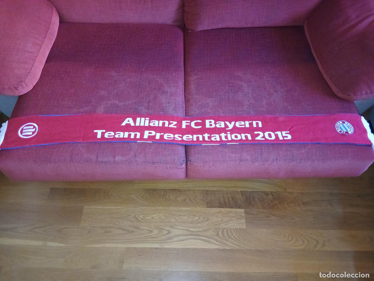 Sports collectibles: Bufanda f&uacute;tbol. Bayern Munich, Allianz, presentaci&oacute;n 2015