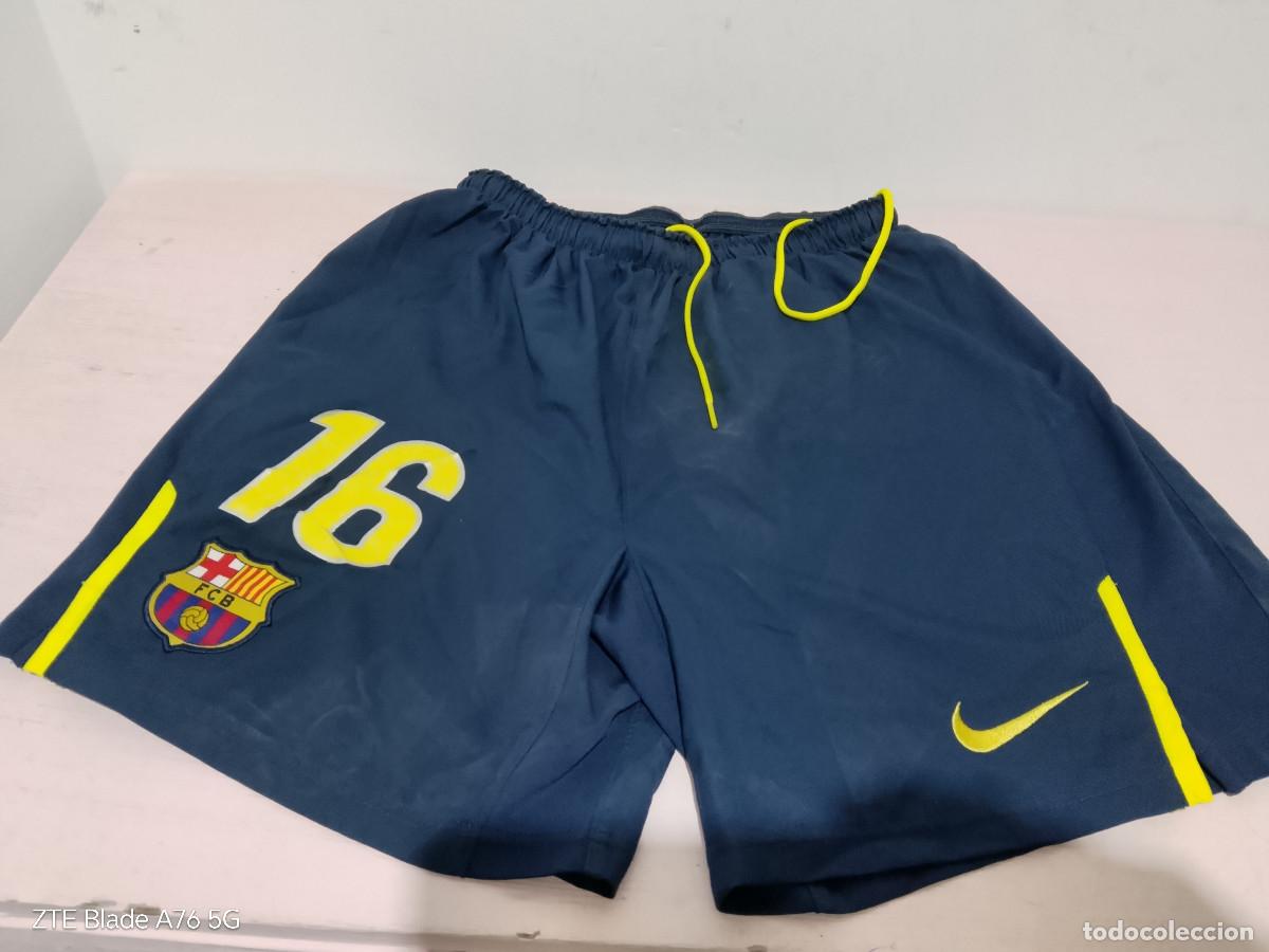 Sports collectibles: FC Barcelona match worn shorts player football futbol M pantalon