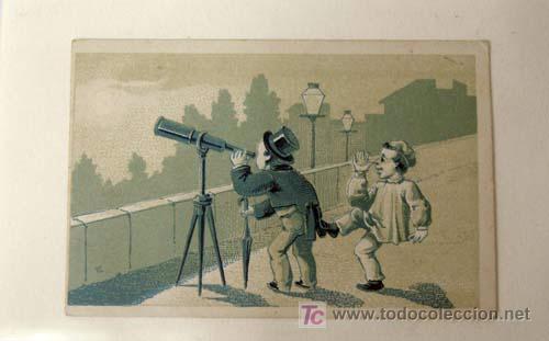 Coleccionismo cromos antiguos: Cromo dibujado de humor con dos hombres y telescopio pp s XX