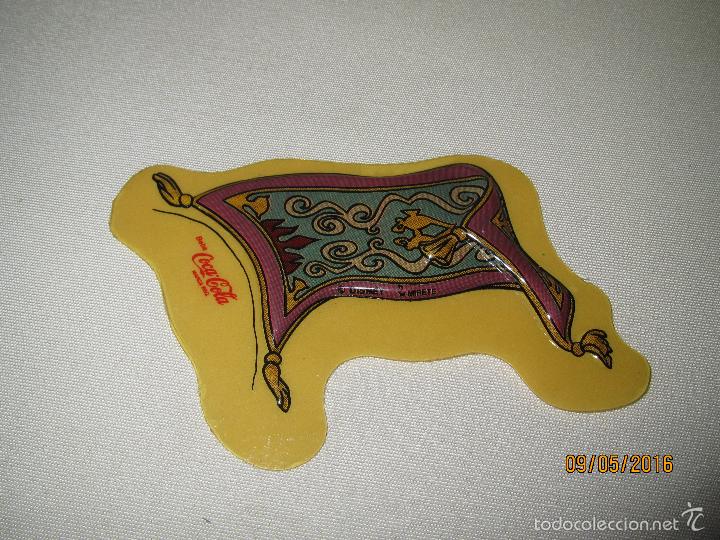 Coleccionismo cromos antiguos: Antiguo Cromo en Relieve y Adhesivo de ALADINO de DISNEY - Premium de COCA COLA de 1992