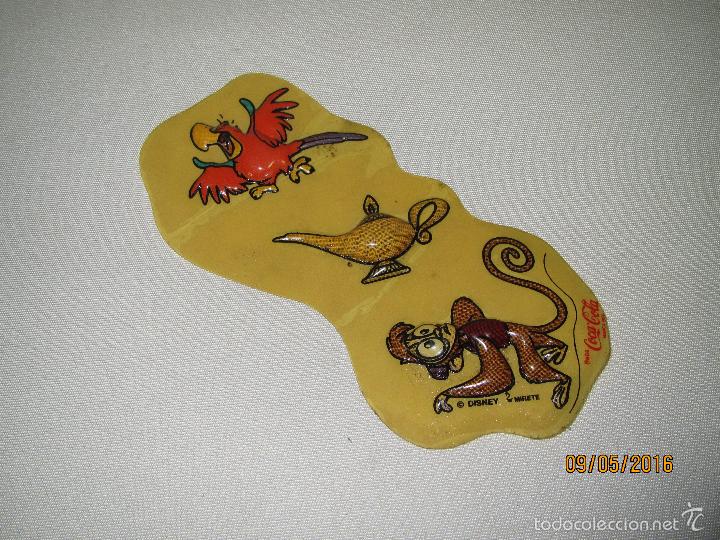 Coleccionismo cromos antiguos: Antiguo Cromo en Relieve y Adhesivo de ALADINO de DISNEY - Premium de COCA COLA de 1992