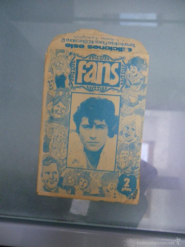 Coleccionismo cromos antiguos: 3 cromos de FANS, con sobre en mal estado - Foto 2