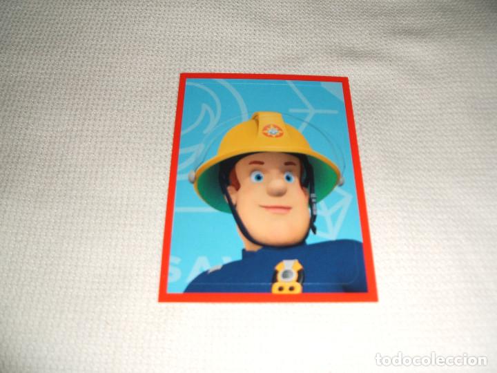 Coleccionismo cromos antiguos: Cromo n&ordm; 17 Sam el bombero, Panini, a&ntilde;o 2016 - Foto 1