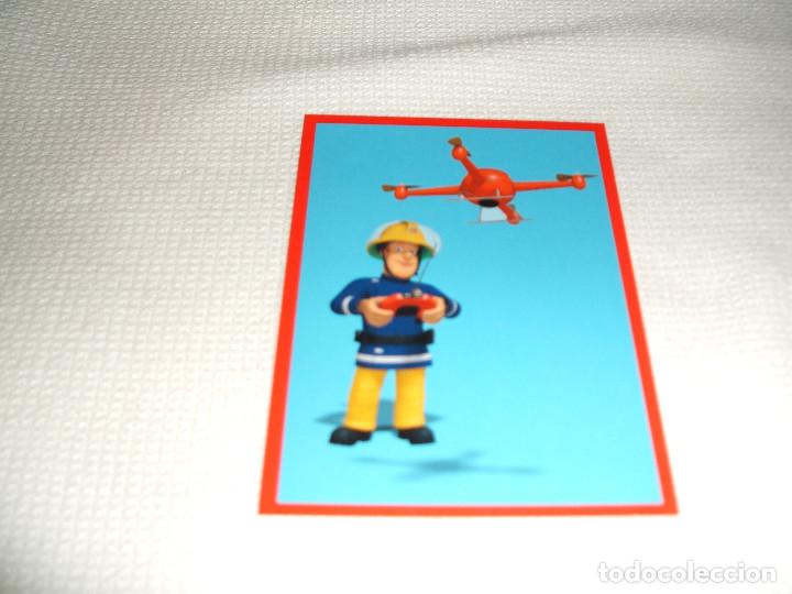Coleccionismo cromos antiguos: Cromo n&ordm; 77 Sam el bombero, Panini, a&ntilde;o 2016 - Foto 1