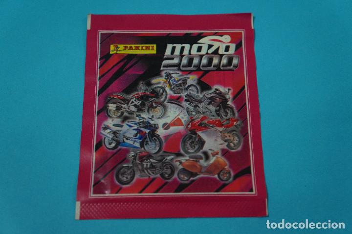 Coleccionismo cromos antiguos: SOBRE DE CROMOS SIN ABRIR DE MOTO 2000 DE PANINI - Foto 1