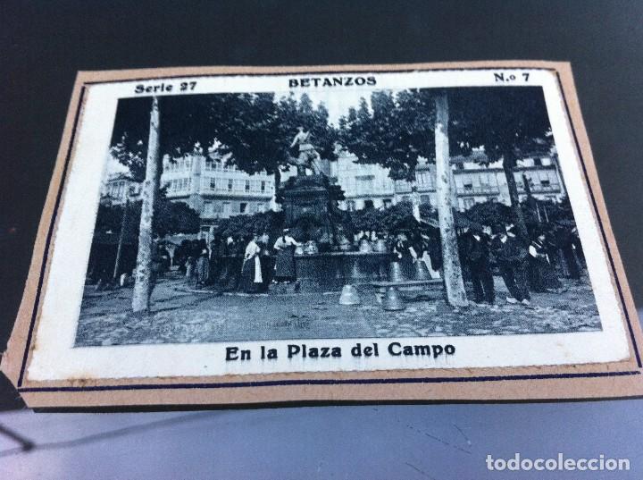 Collectionnisme Cartes &agrave; collectionner anciennes: CROMO BELLEZAS DE GALICIA (BETANZOS, SERIE 27, N&ordm; 7)  EN LA PLAZA... (PEGADO AL CART&Oacute;N ORIGINAL)