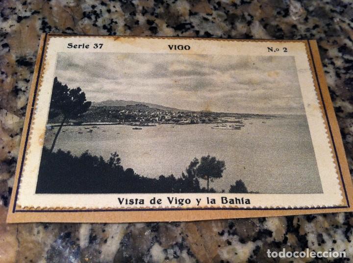 Collezionismo Figurine antiche: CROMO BELLEZAS DE GALICIA (VIGO, SERIE 37, N&ordm; 2) VISTA DE VIGO (PEGADO AL CART&Oacute;N ORIGINAL)