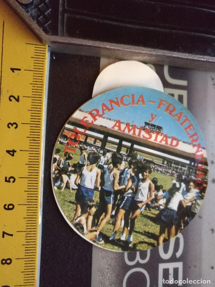 Coleccionismo cromos antiguos: antigua pegatina politica juventudes tolerancia y fraternidad y amistad
