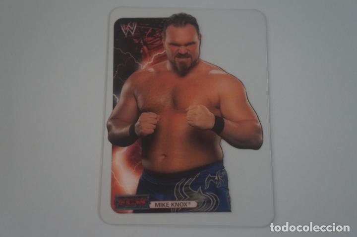 Coleccionismo Cromos antiguos: LAMINCARD DE WWE PRESSING CATCH N&ordm; 93 DEL &Aacute;LBUM WWE COLLECTION A&Ntilde;O 2008 DE MUNDICROMO