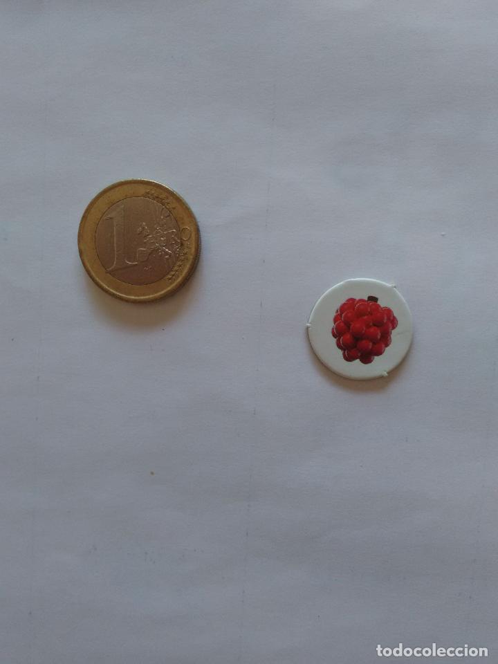 Coleccionismo cromos antiguos: MINI CROMO DE CART&Oacute;N FRUTAS: UVAS - Foto 1