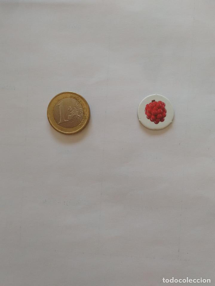 Coleccionismo cromos antiguos: MINI CROMO DE CART&Oacute;N FRUTAS: UVAS - Foto 1