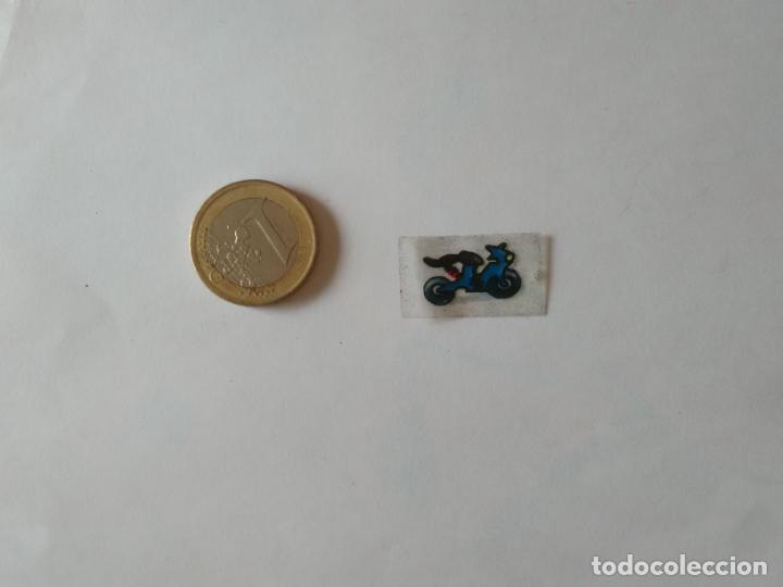Coleccionismo cromos antiguos: MINI PEGATINA MOTO (DESPEGADA) - Foto 1