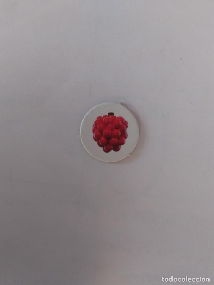 Coleccionismo cromos antiguos: MINI CROMO DE CART&Oacute;N FRUTAS: UVAS - Foto 1