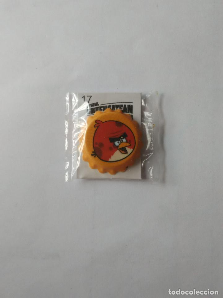 Coleccionismo Cromos antiguos: CHAPA GREFUSA ANGRY BIRDS COLOR NARANJA (NUEVO SIN ABRIR)