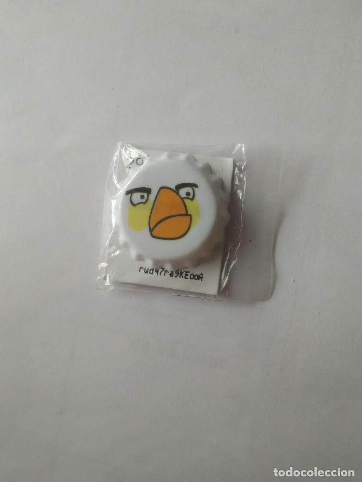 Coleccionismo Cromos antiguos: CHAPA GREFUSA ANGRY BIRDS COLOR BLANCO (NUEVO SIN ABRIR)