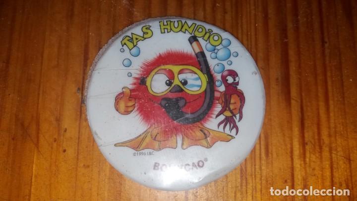 Coleccionismo Cromos antiguos: Pegatina de BOLLYCAO del a&ntilde;o 1996 TAS HUNDIO pegatina redonda bollicao hundido