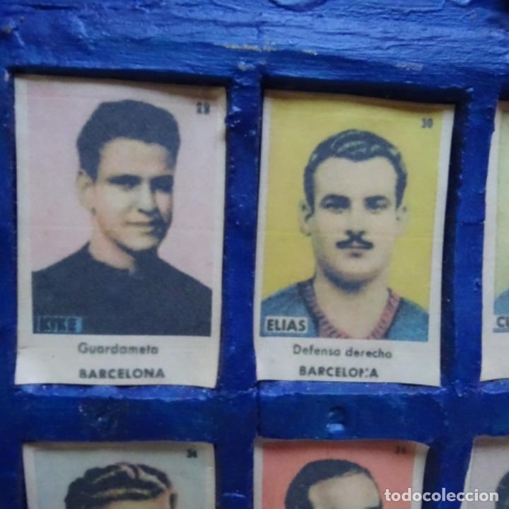 Coleccionismo cromos antiguos: Cuadro con cromos del bar&ccedil;a.1944. - Foto 2