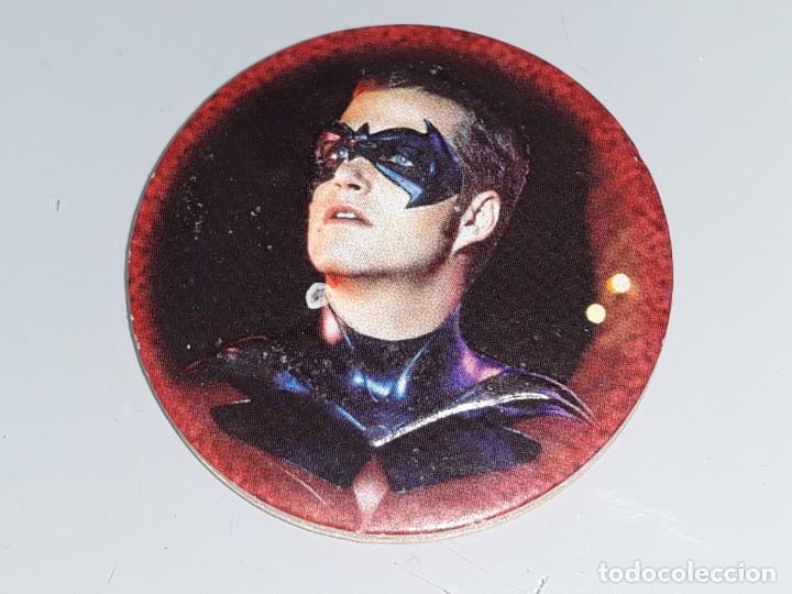 Coleccionismo Cromos antiguos: ANTIGUO TAZO CROMO N&ordm; 2 DE LA PELICULA BATMAN Y ROBIN PROMOCION DE KELLOGGS A&Ntilde;OS 90 DC COMICS