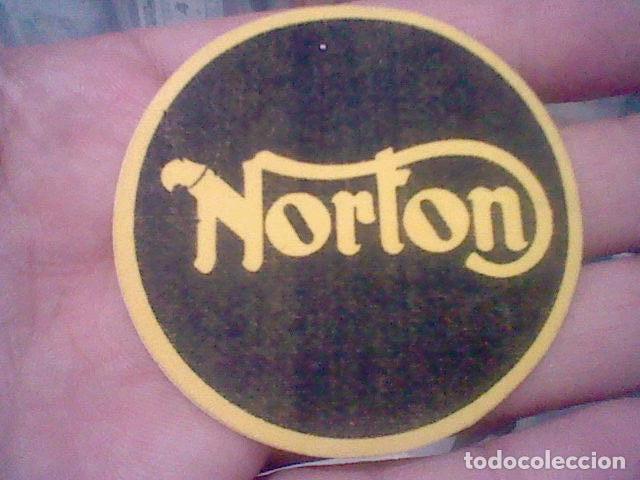 Coleccionismo Cromos antiguos: NORTON  MOTOS MOTO CROMO ADHESIVO EN TELA A&Ntilde;OS 70 PASTELITOS BIMBO PANRICO CROPAN