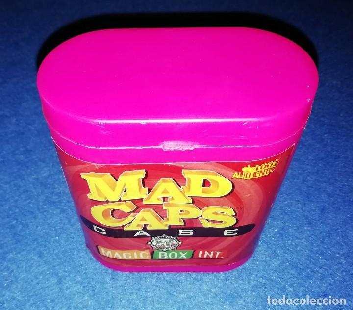 Coleccionismo cromos antiguos: PORTA TAZOS ESTUCHE MAD CAPS CASE MAGIC BOX INT ROSA