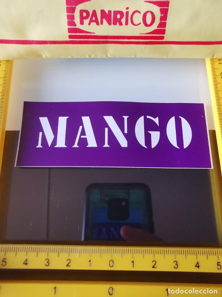 Sammeln alte Sammelbilder: PEGATINA CROMO SIN PEGAR ADHESIVO MARCAS MANGO AZUL