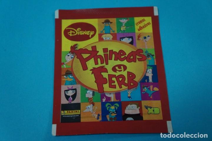 Coleccionismo cromos antiguos: SOBRE DE CROMOS SIN ABRIR DE PHINEAS Y FERB DE PANINI - Foto 1