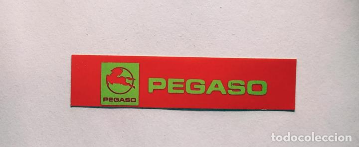 Coleccionismo cromos antiguos: CROMO TIRA PEGATINA A TODO GAS , MARCAS DE COCHES Y MOTOS , PEGASO , 6,8 CMS LEER DESCRIPCION