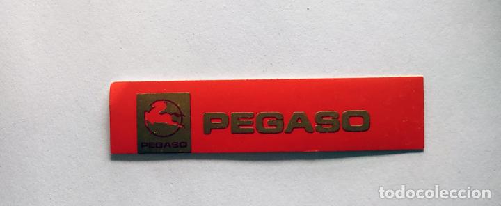 Coleccionismo cromos antiguos: CROMO TIRA PEGATINA A TODO GAS , MARCAS DE COCHES Y MOTOS , PEGASO , 6,8 CMS LEER DESCRIPCION