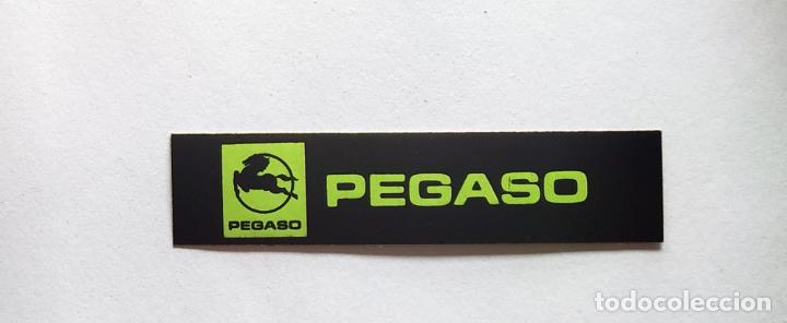 Coleccionismo cromos antiguos: CROMO TIRA PEGATINA A TODO GAS , MARCAS DE COCHES Y MOTOS , PEGASO , 6,8 CMS LEER DESCRIPCION