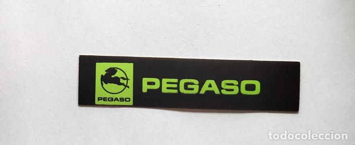 Coleccionismo cromos antiguos: CROMO TIRA PEGATINA A TODO GAS , MARCAS DE COCHES Y MOTOS , PEGASO , 6,8 CMS LEER DESCRIPCION