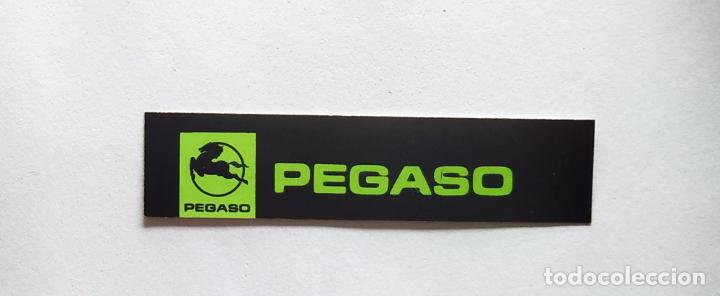 Coleccionismo cromos antiguos: CROMO TIRA PEGATINA A TODO GAS , MARCAS DE COCHES Y MOTOS , PEGASO , 6,8 CMS LEER DESCRIPCION