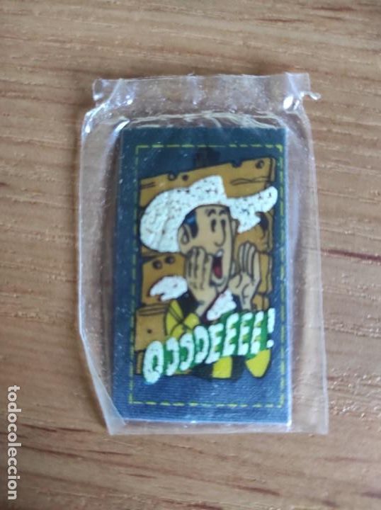 Coleccionismo Cromos antiguos: Matutano, cromo de tela tejana luminosa 3 Lucky Luke Lucky llamando a Jolly a&ntilde;os 80