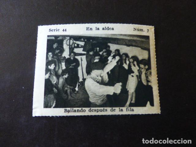 Sammeln alte Sammelbilder: ASTURIAS COSTUMBRES BAILANDO DESPUES DE LA FILA ANTIGUO CROMO A&Ntilde;OS 30