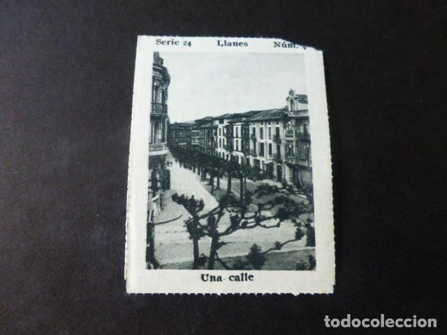 Sammeln alte Sammelbilder: LLANES ASTURIAS UNA CALLE ANTIGUO CROMO A&Ntilde;OS 30
