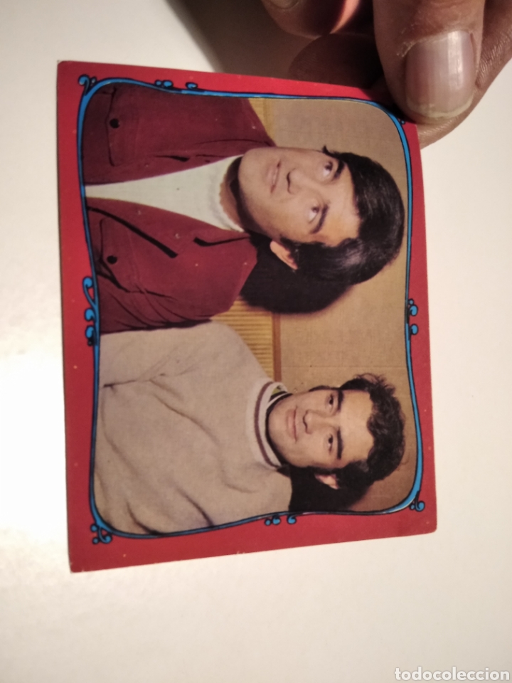Coleccionismo cromos antiguos: Famosos del disco Manolo y Ram&oacute;n - Foto 1