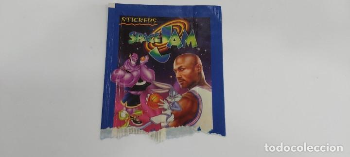 Coleccionismo cromos antiguos: SOBRE DE CROMOS VACIO PANINI SPACE JAM JORDAN - Foto 1