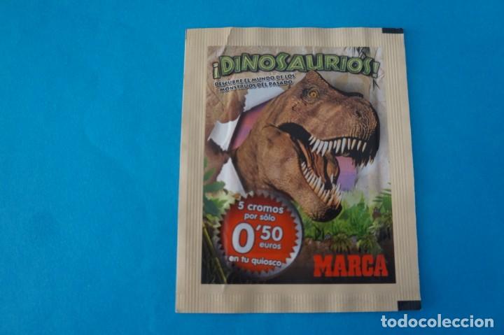 Coleccionismo cromos antiguos: SOBRE DE CROMOS SIN ABRIR DE DINOSAURIO DE MARCA - Foto 1