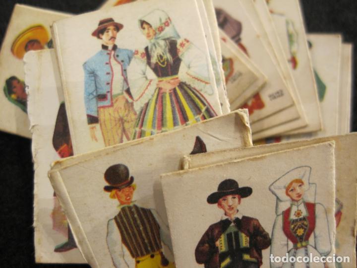 Collectionnisme Cartes &agrave; collectionner anciennes: TRAJES TIPICOS DE PAISES-LOTE DE 42 CROMOS DE LAS CAJAS DE CERILLAS-VER FOTOS-(CR-2564)